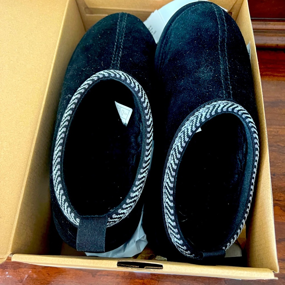 Kookaburra by Ugg shoes